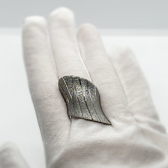 Textured Silver Statement Ring - Picture 5 of 9